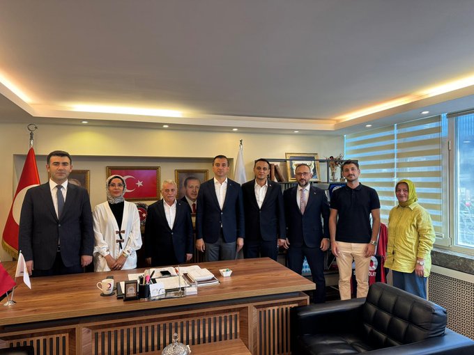 AK PARTİ İSTANBUL Yönetimini İlçe Başkanlığında Ağırladık