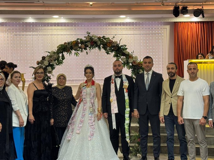 Kadın Kolları İlçe Başkan Yardımcımız Mehtap Doğan’ın oğlu Atakan ile Berfin’in düğününe katıldık.